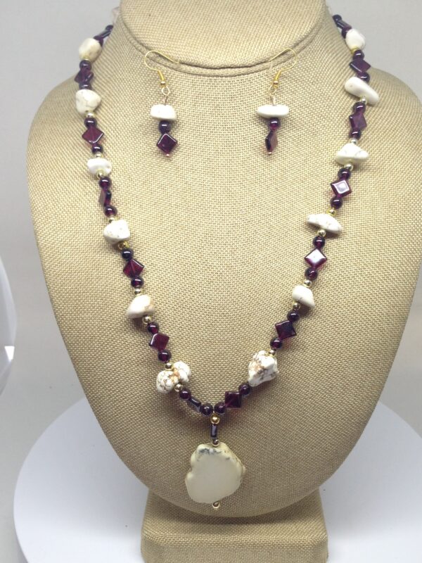 Necklace Set Red Garnet and White Howlite - NSGAR5