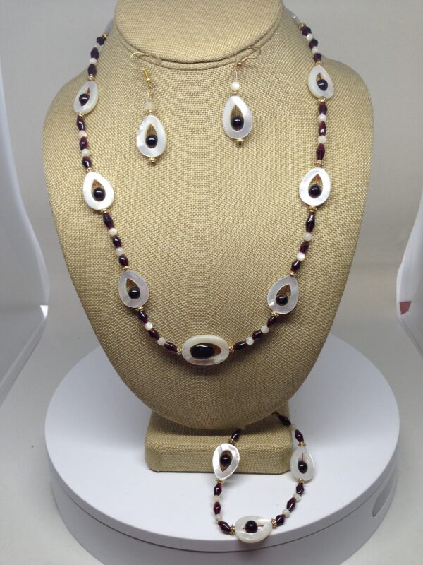Necklace Set White Shell and Red Garnet - NSSH8