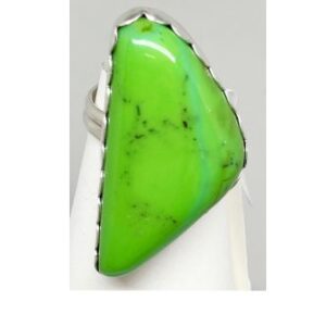 Apple Green Gaspeite Ring