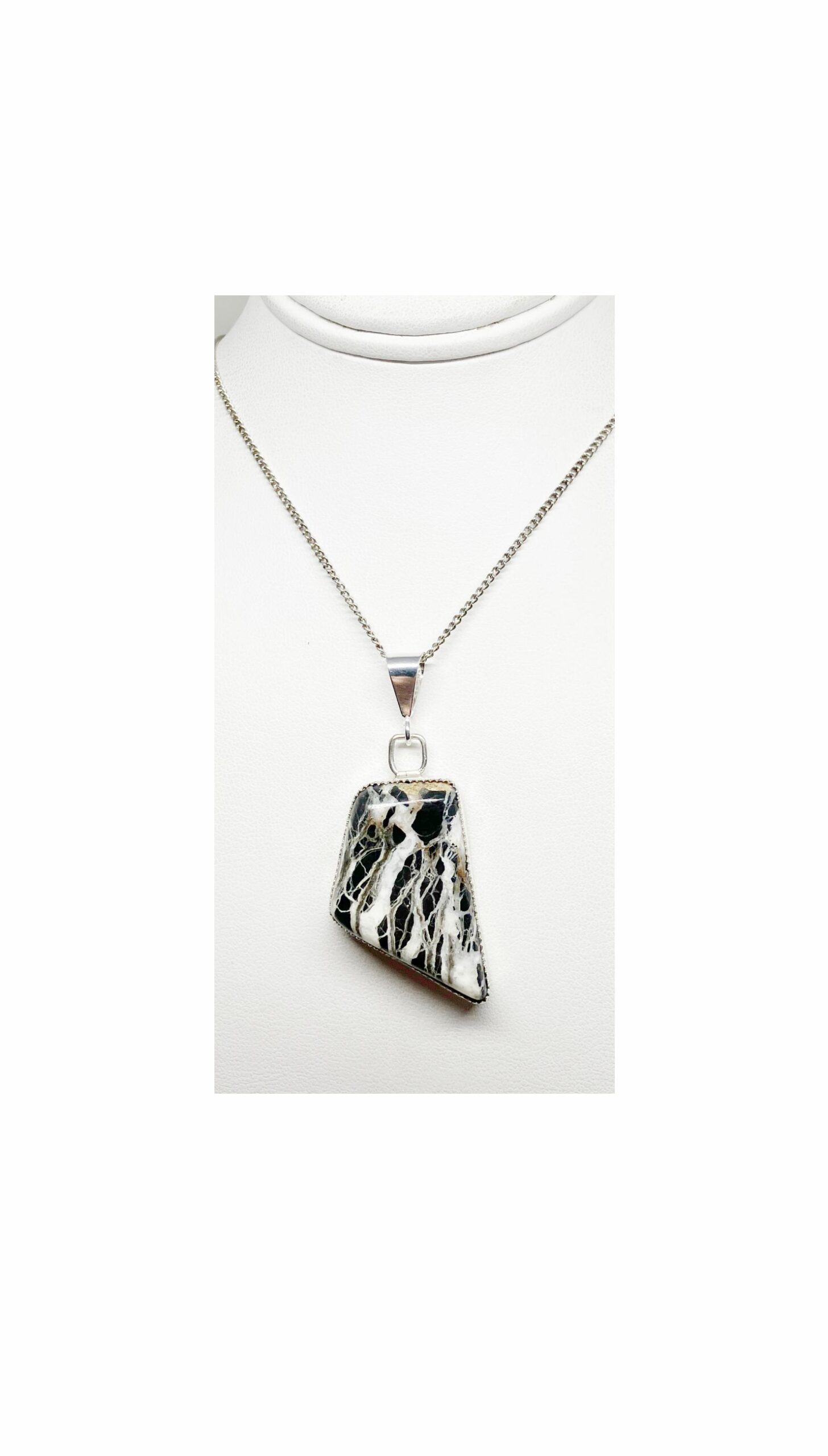 Pendant, White, Black, White Buffalo